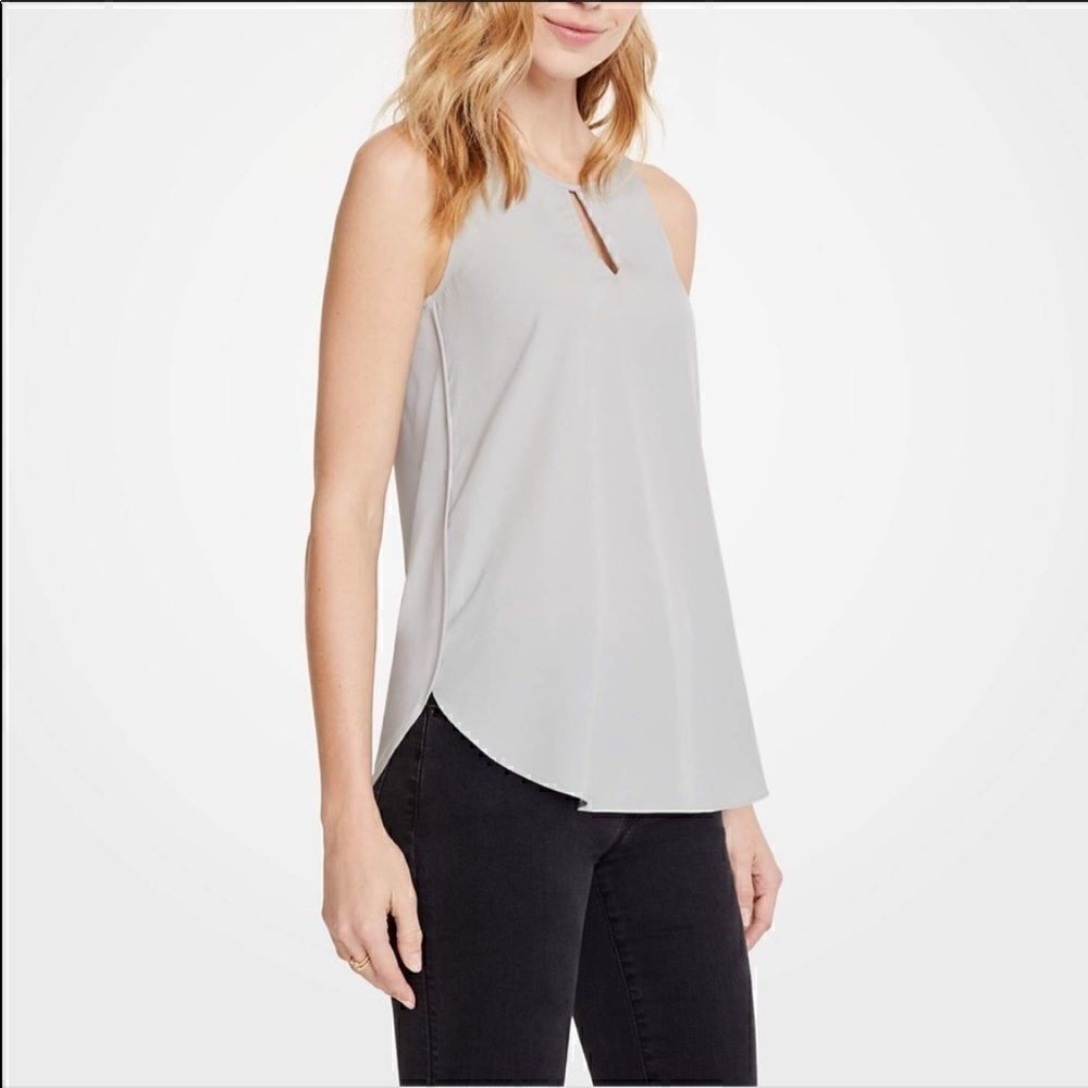 𝅺NEW Ann Taylor Keyhole Top M